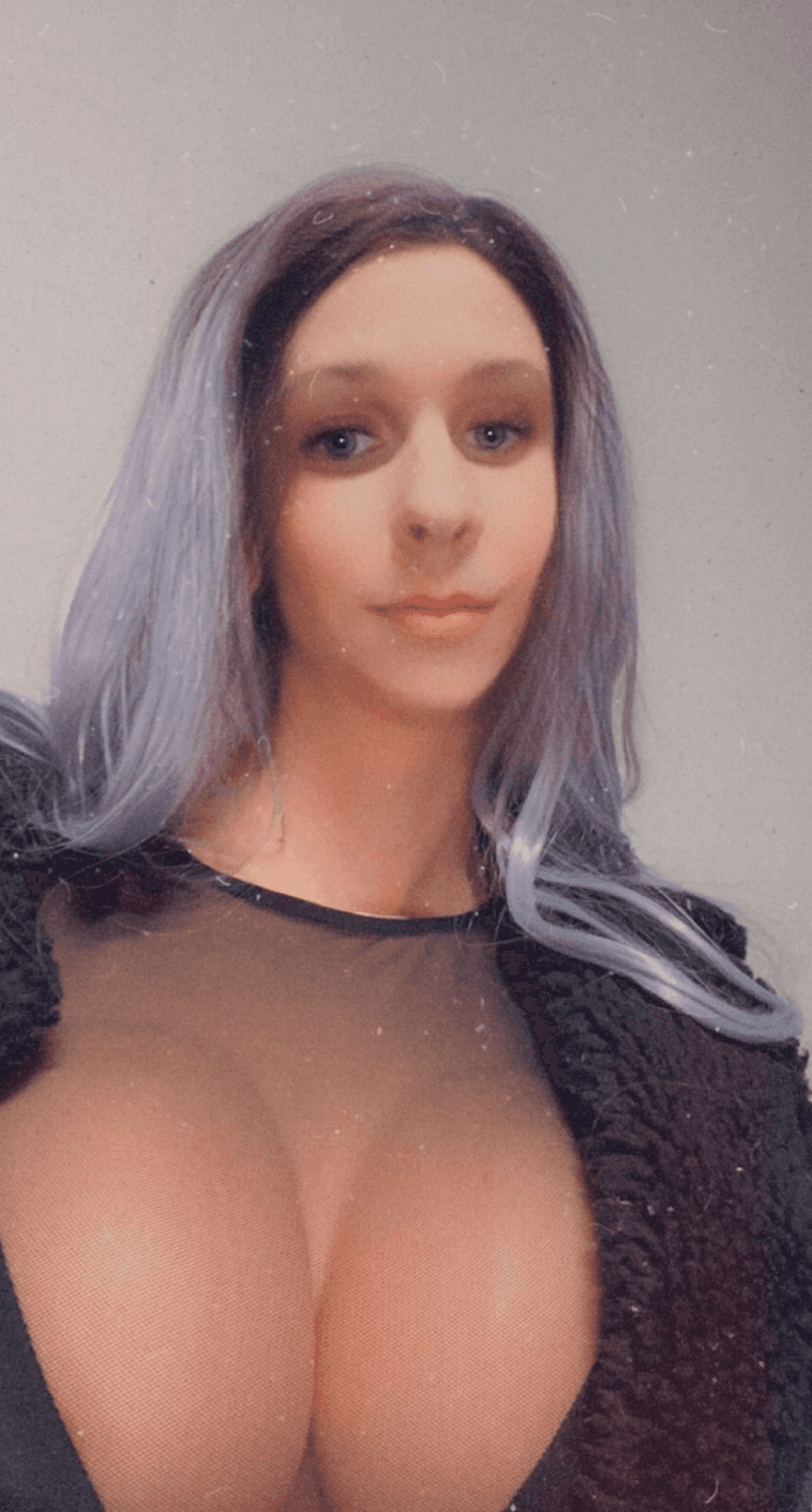 Sissy Emilia looking for a sugar Daddy/Mommy for feminization ?❤️??