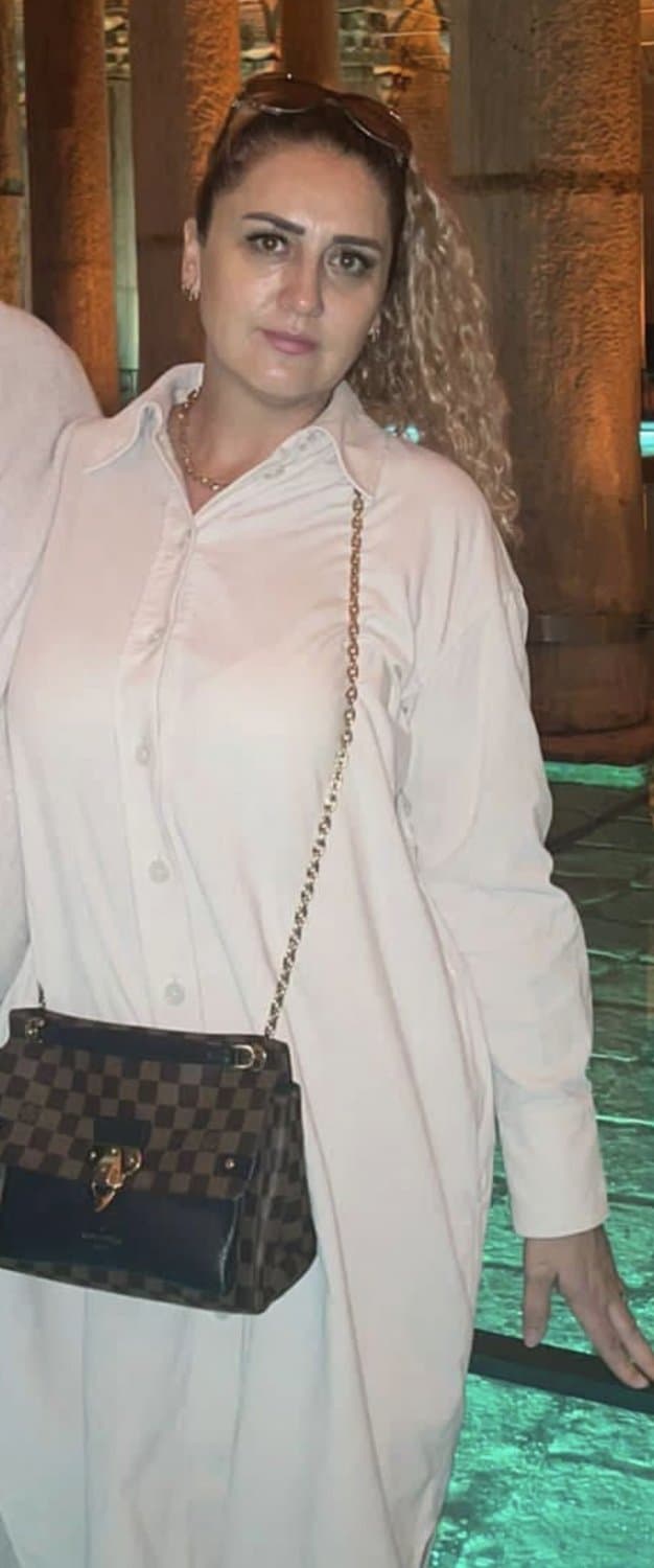 Click to view full size albanian milfmom