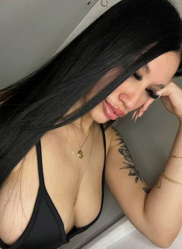 Latina trolita Argentina flaca hermosa nudes de sus ricas teticas perfectas