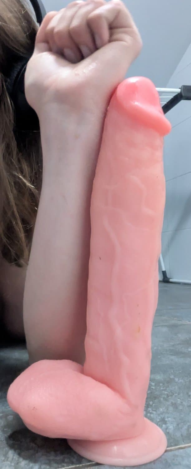 Femboy rides a huge dildo :3