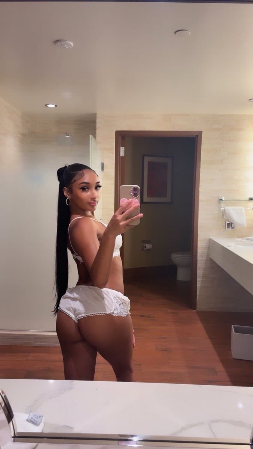 ?? She so damn sexy!!!