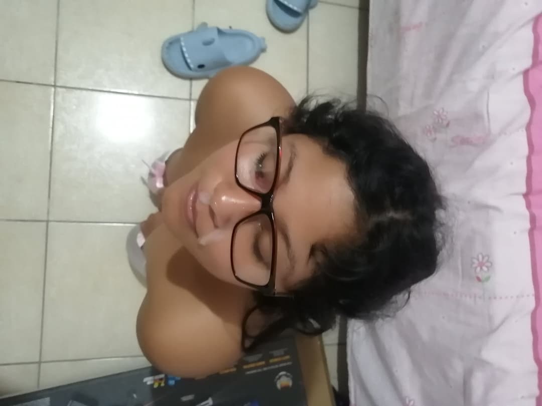 Regalo de año nuevo (Morena culona) (Borro en 5hrs)