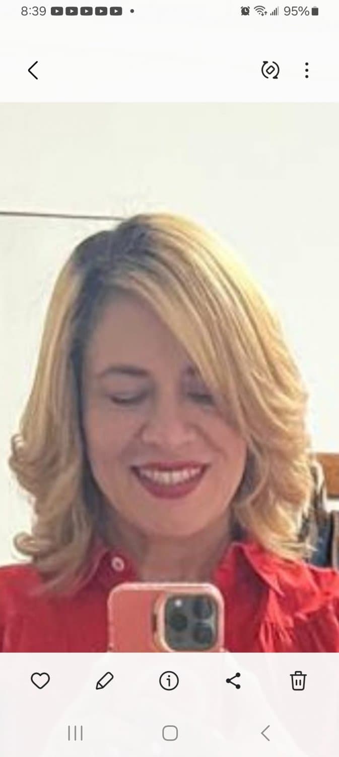 46-year-old Colombian m*** loves to f*** no condoms are needed you can come in all holes and she lov