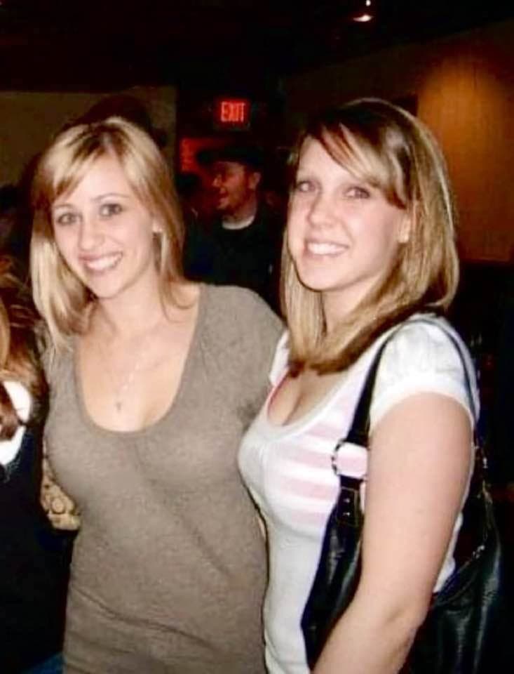 Liz pics. Big tits. Fat ass. On/off. And Clothed pics.