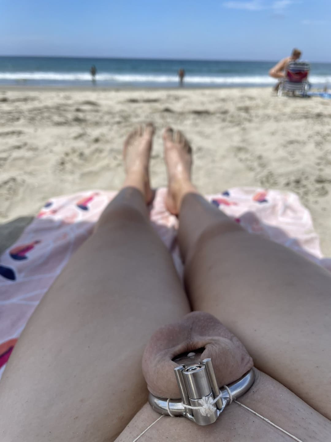 #1 Flat Cage Chastity ? Pics