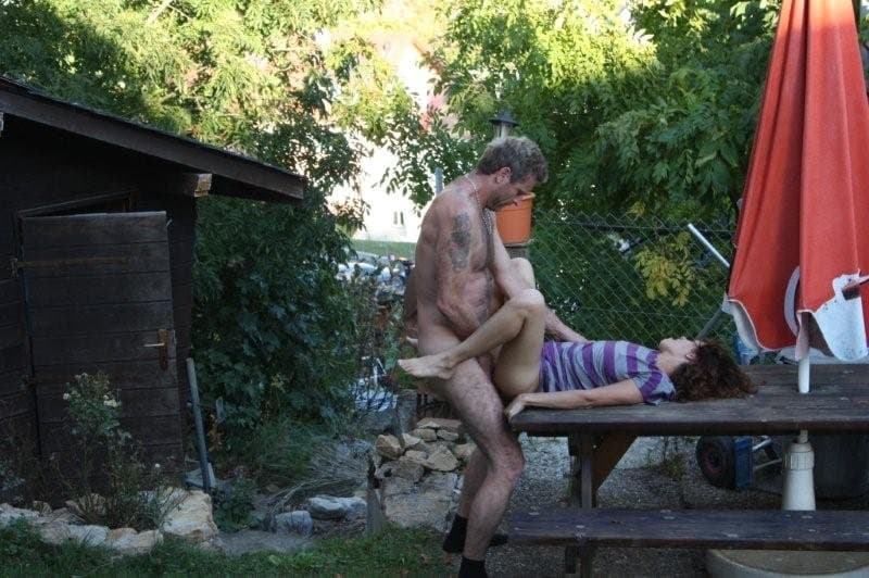 Slut Carina dogging outside, this men fuck me very well while others watching and masturbate