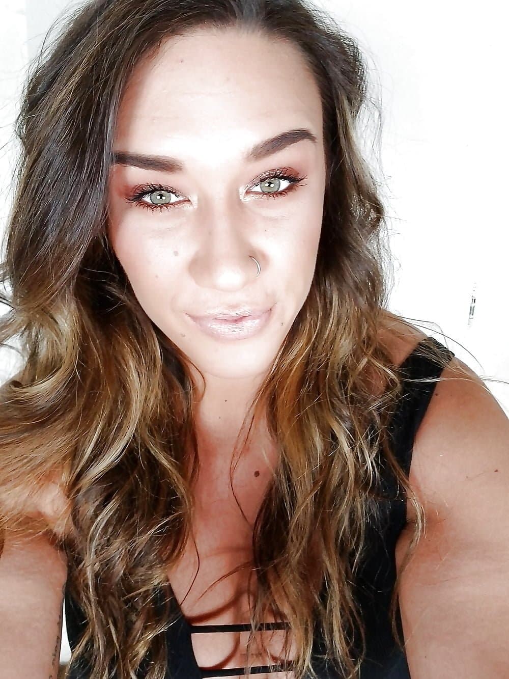 Sexy pawg milf naked and pissing