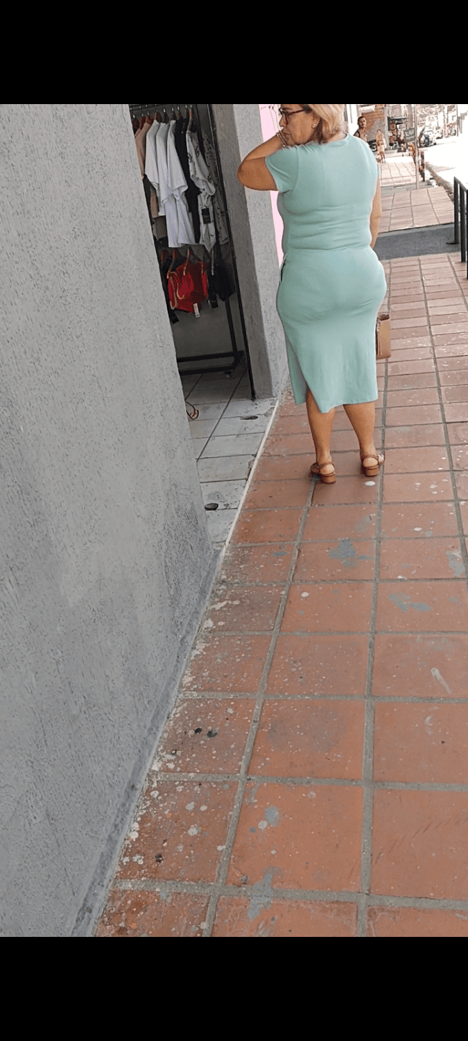 Crente do bundão cheio de celulite