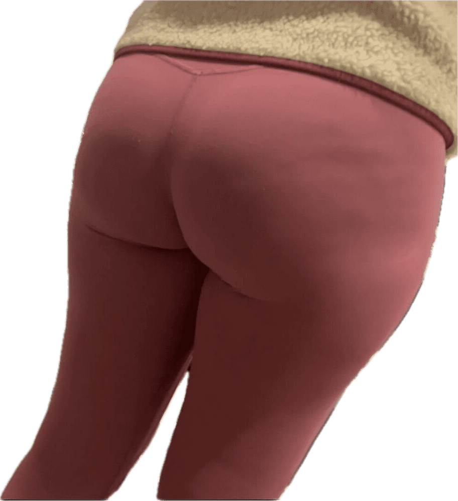 Insane booty jiggle on this blonde milf ??