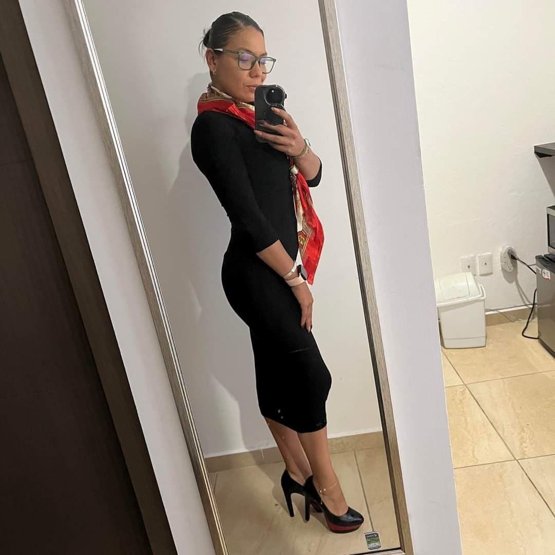 Click to view full size Maestra mexica de inglés Ximena, toda una puta