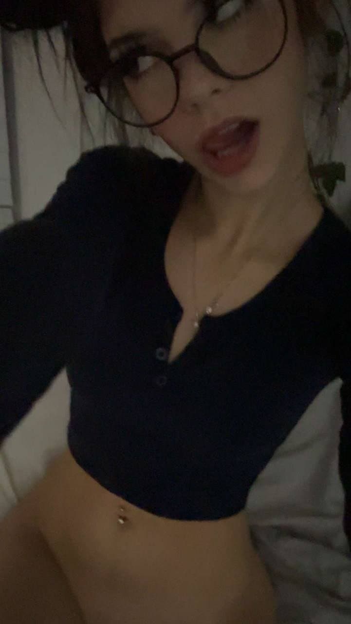 Click to view full size 19yo latina babe Sofie leak