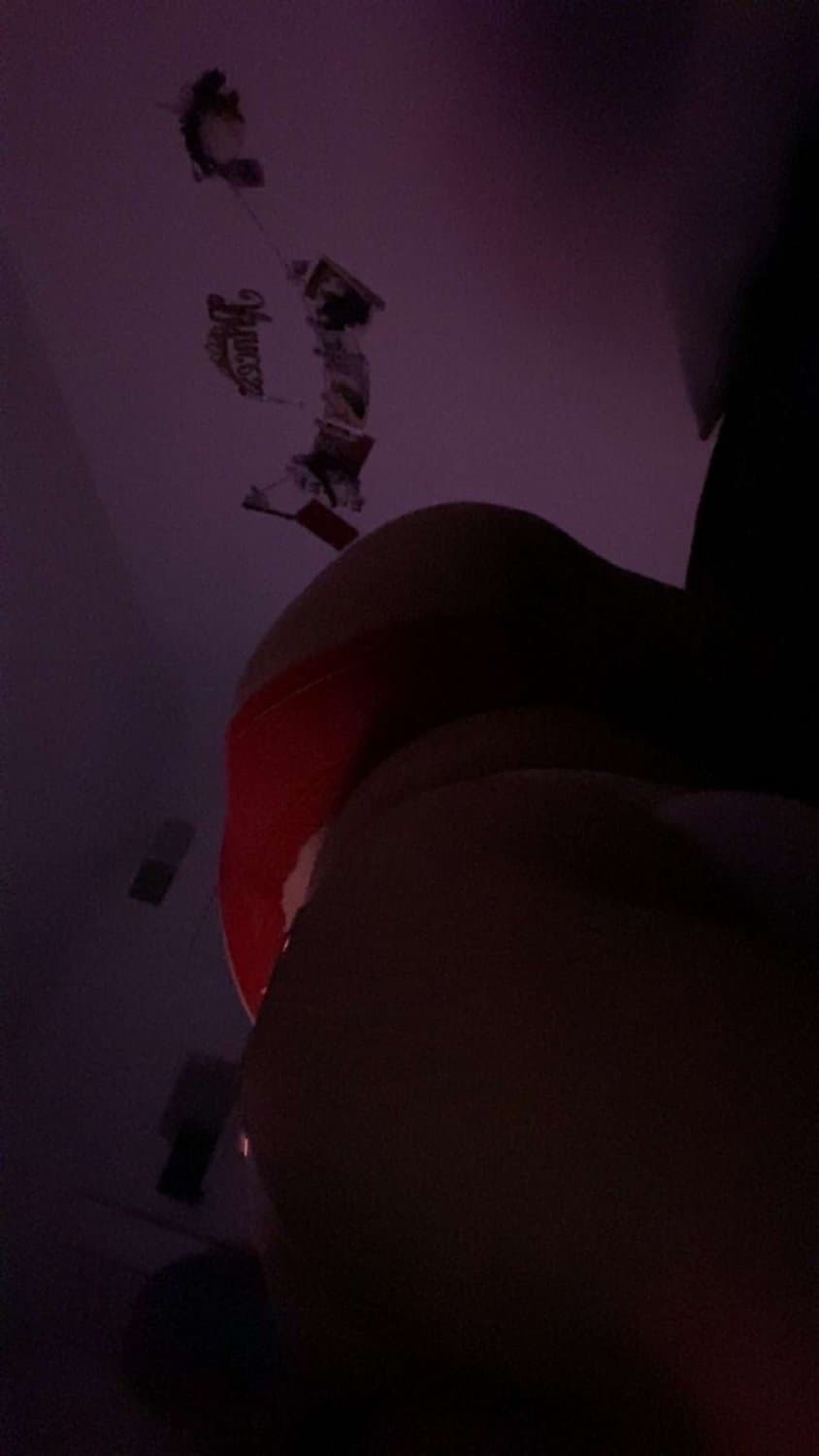 latina teen slut with white toes sucking and fingering