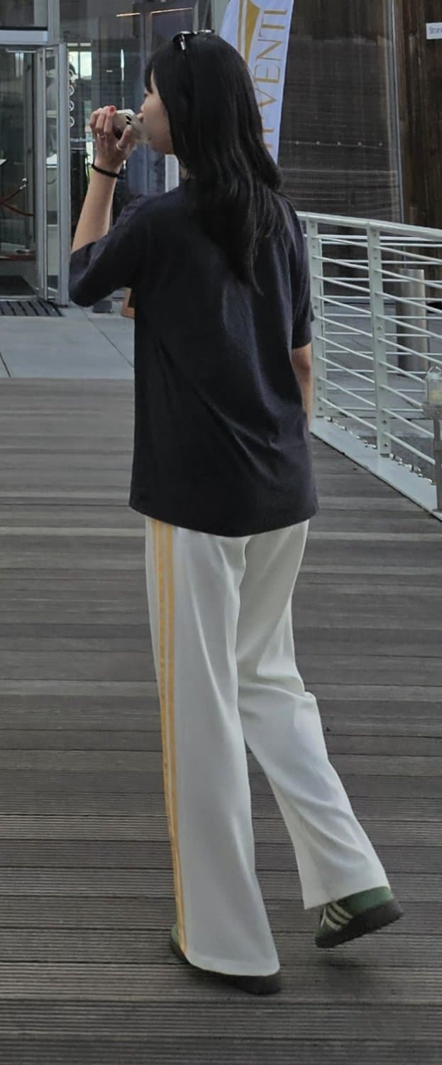 05 korean student feet + face (not minor)