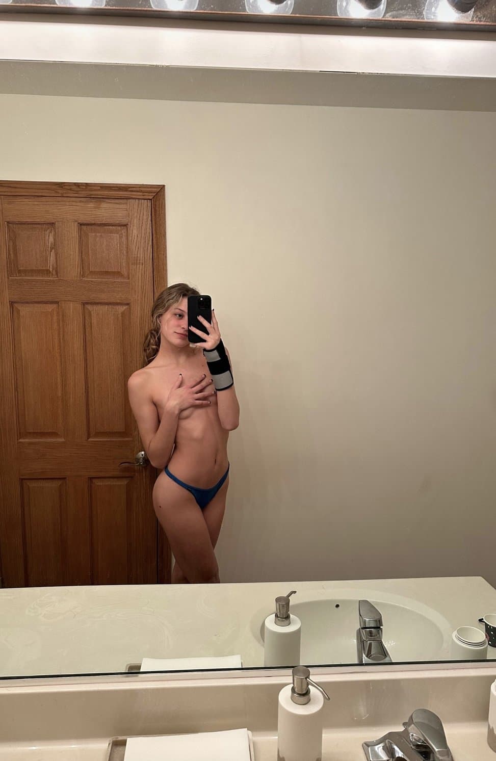 Click to view full size Former petite classmate Hannah loves to show off her body