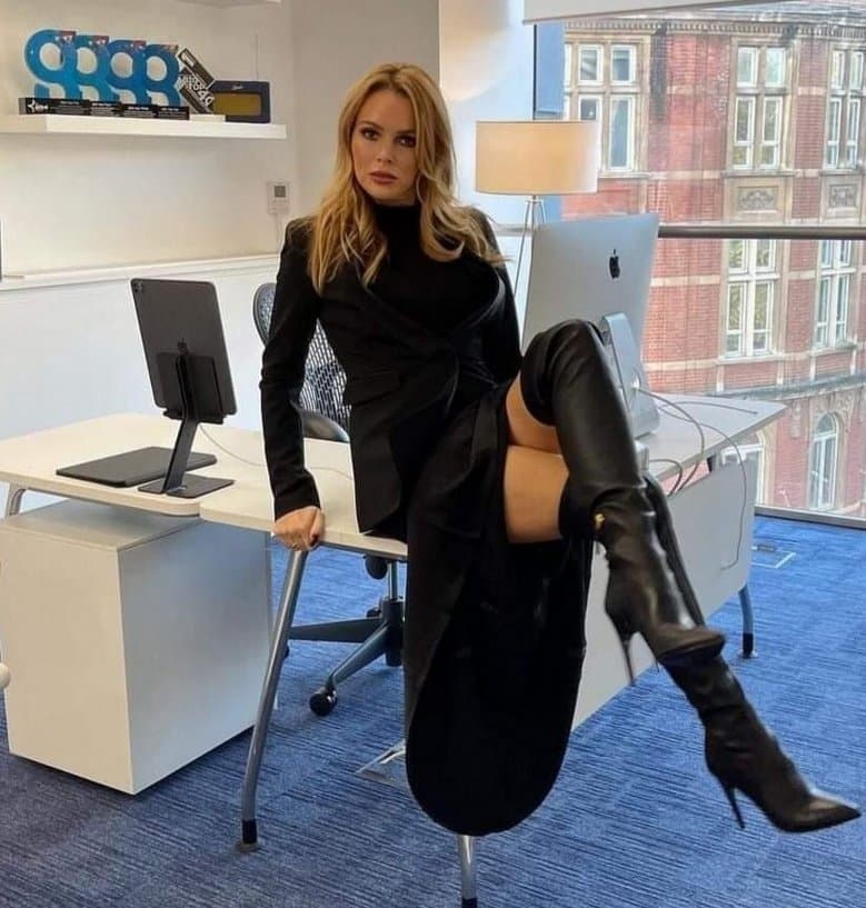 Amanda holden,1. ) classic Amanda pics to jerk to ??