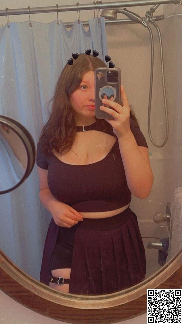 Kaylee - 23yo Big Tits (Non-nude)