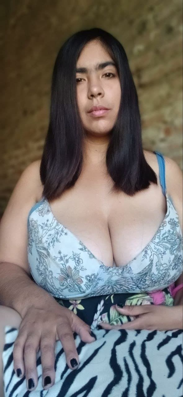 Click to view full size Una tetas especial para una pinga