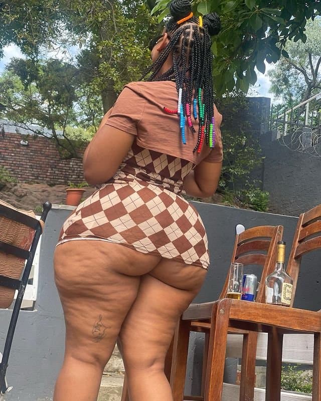 @Ms_Egbfun hourglass pear-shaped South African ass