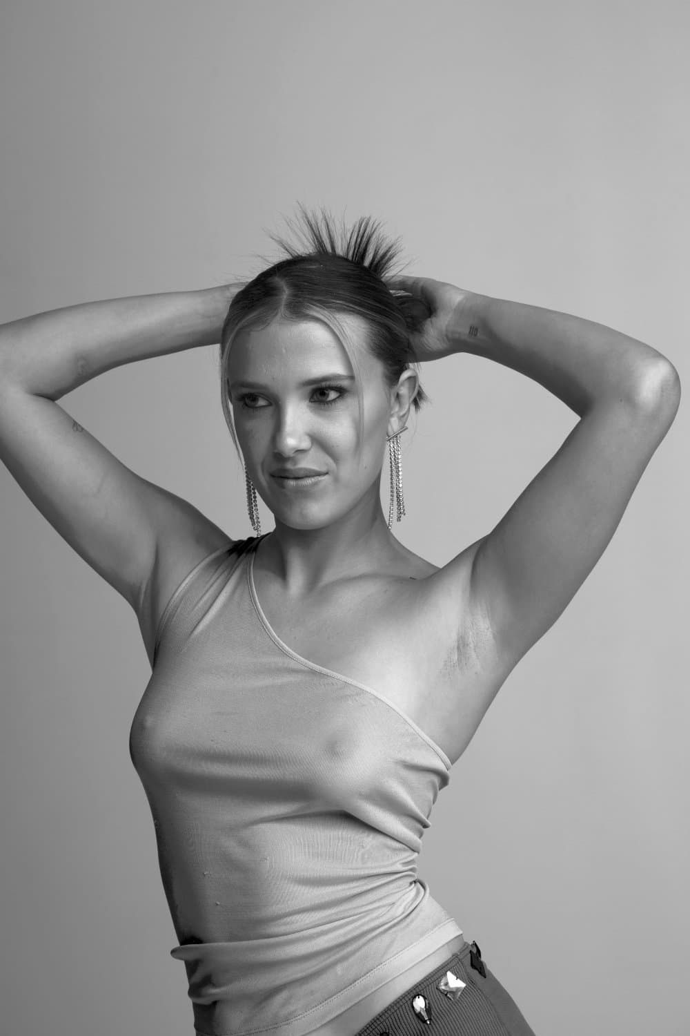 Só eu que falo que isso que ela fez foi uma playboy.eles sabiam que dava pra fazer isso peitão lindo