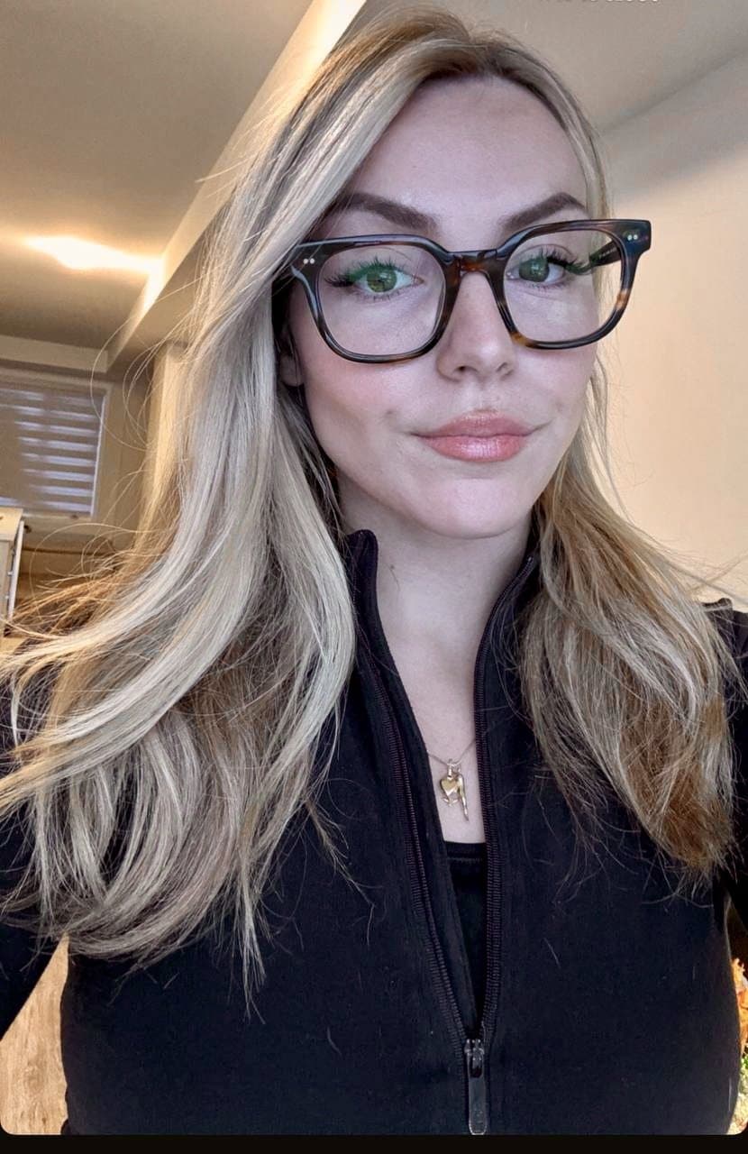 I wonder how much cock this drunk PAWG whore sucked last night after new years