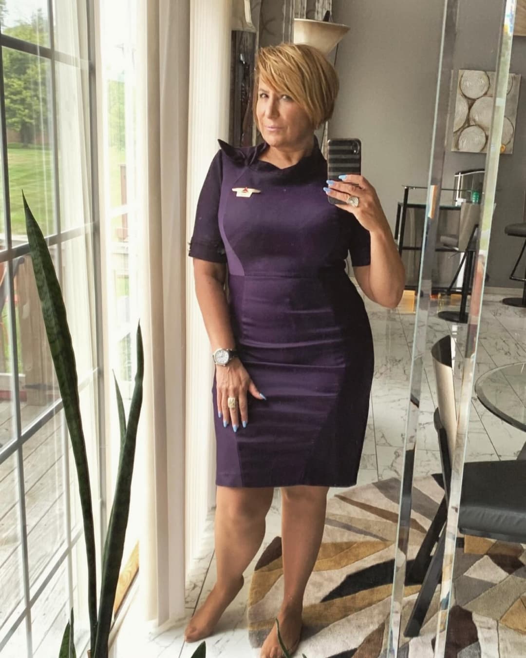 Thick Gilf flight attendant