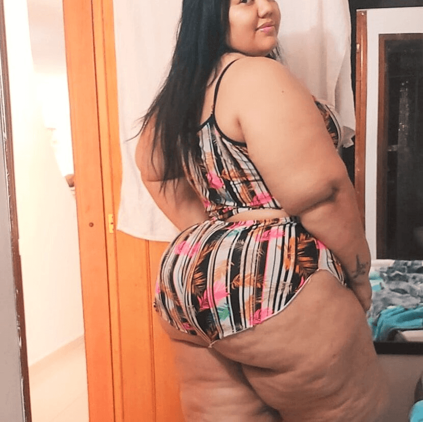 ChuNky C0LomBi@N Bo0tY !!