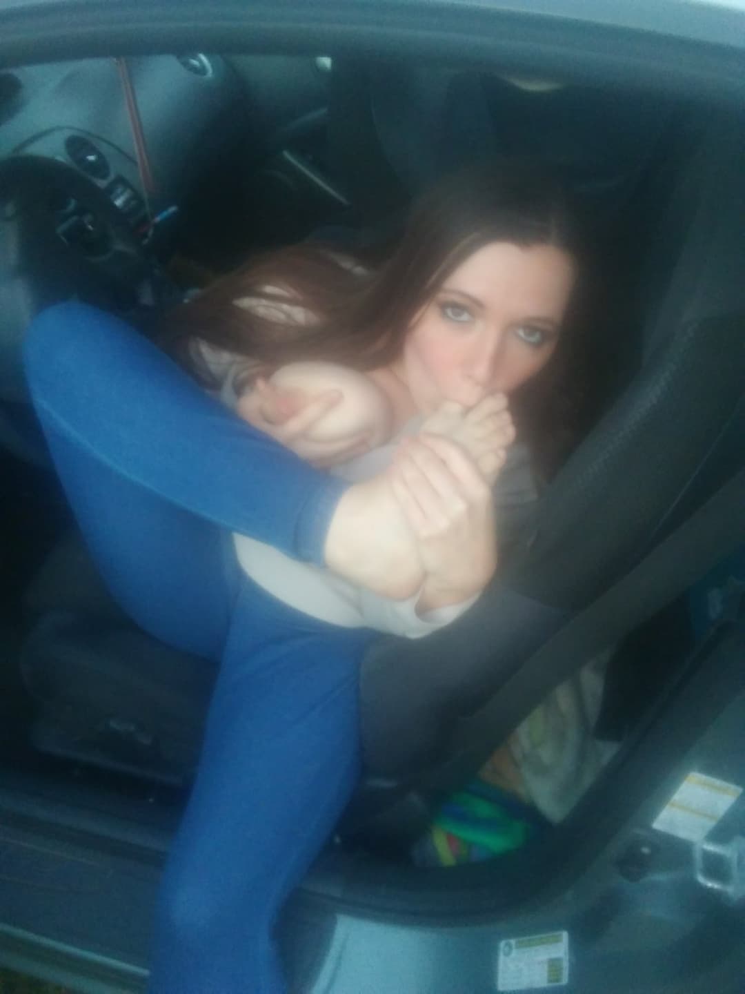 Click to view full size Back for good, Jess the fat fuck