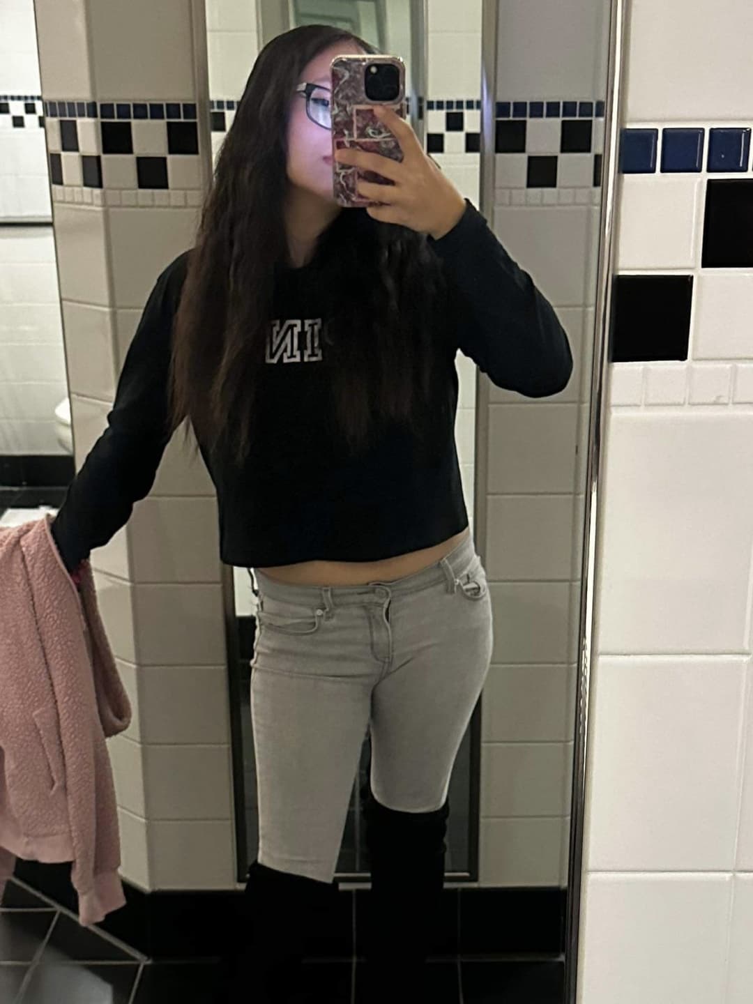 Who has more of Danielle or has met her? ? (18+)! (Chicago)