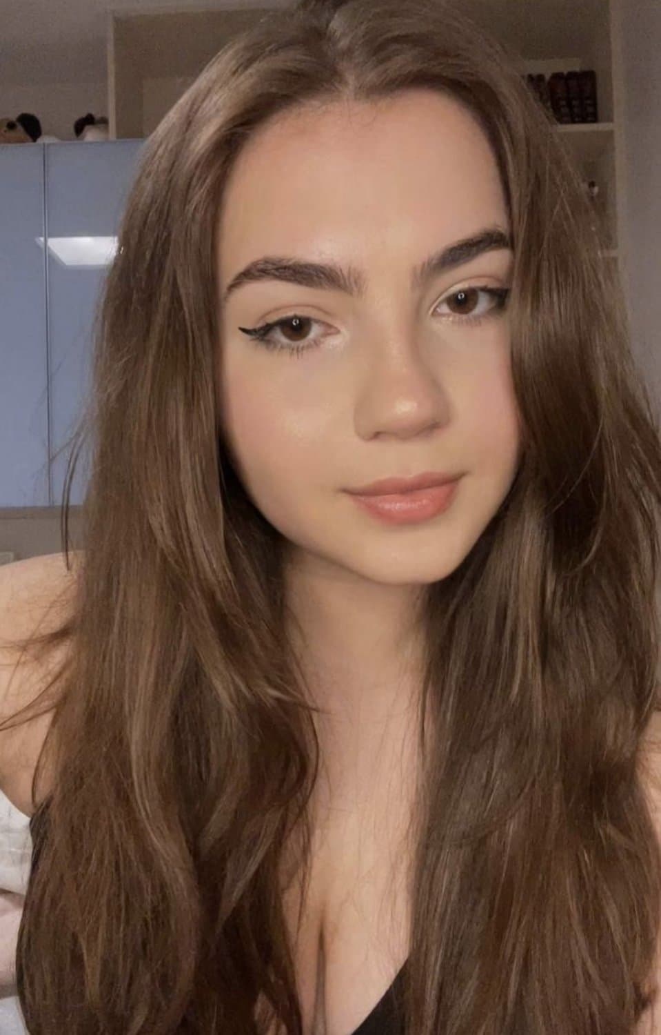 @AMANDA_PADOVANII???naughty girl cheats on her husband and sends naked photos