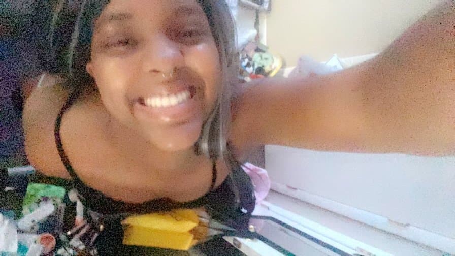 Malaisia Woodson is a KANSAS CITY teen with perky tits. Kik newtoonu for her info