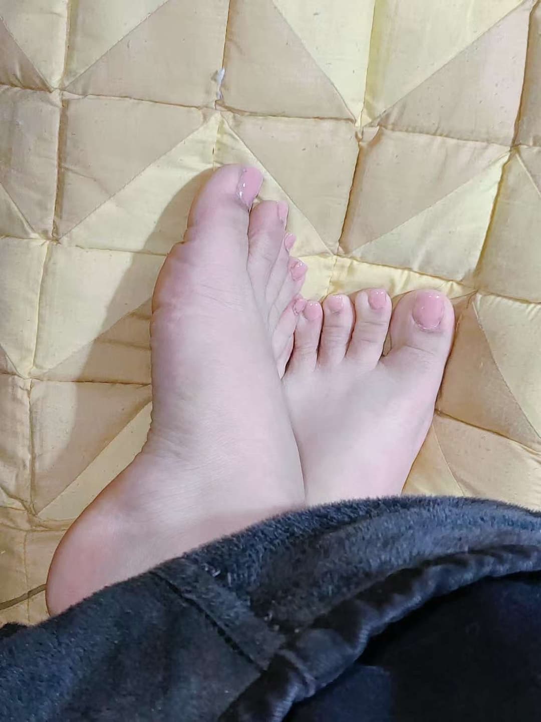 I Pay Chinese Student for showing feet Part 2