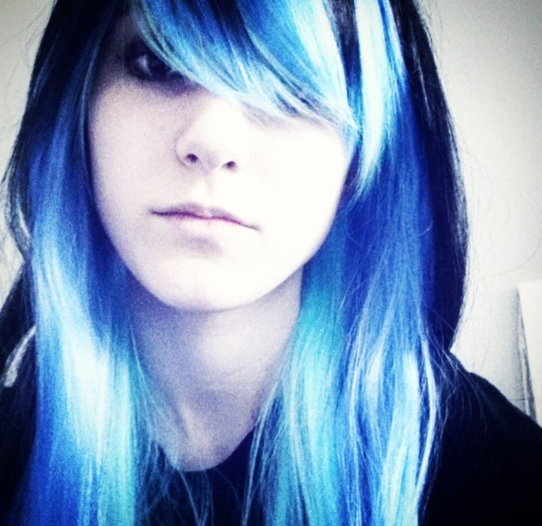 SKINNY EMO SLUT ALLY BEGGING FOR HUGE ROPES OF CUM