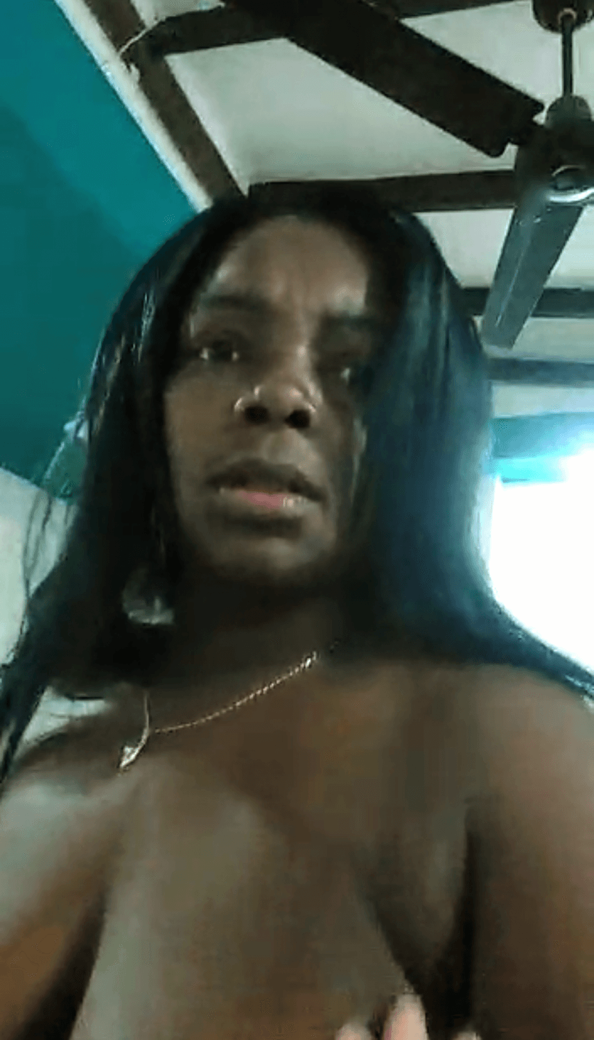 CALIENTE Y CACHONDA MORENA