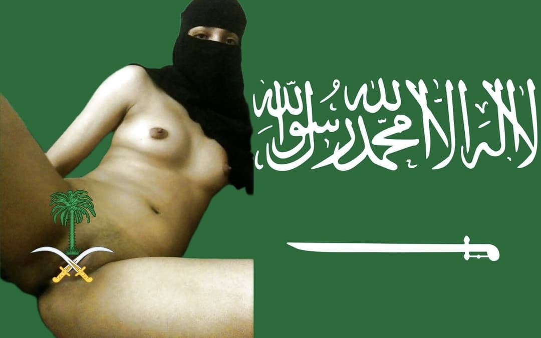 Horny arab saudi girl wants american cock !