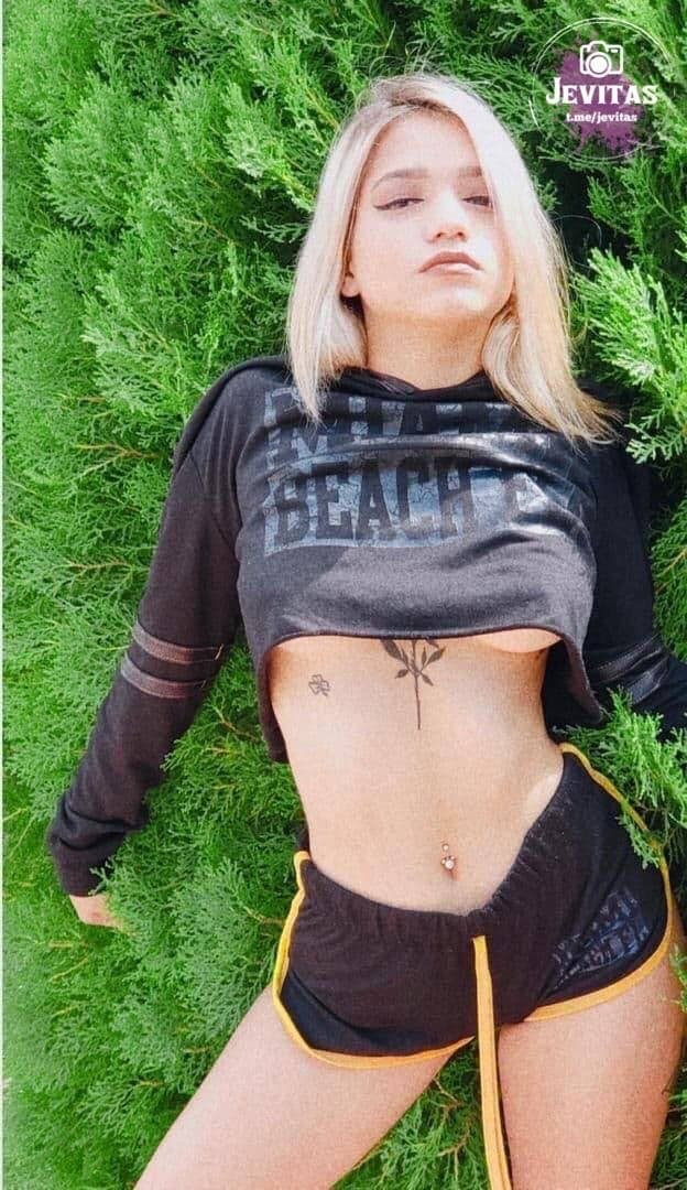 Sexy Cuban bitch Jessica Fernandez loves fucking in front of the cámara