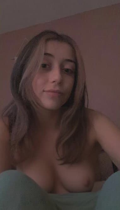 Hot brunette lesbian Jazlyn loves being kinky???