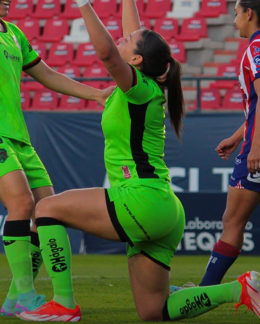 Norma Palafox liga mx femenil culona. big booty footballer soccer player. Culofox nalgonafox