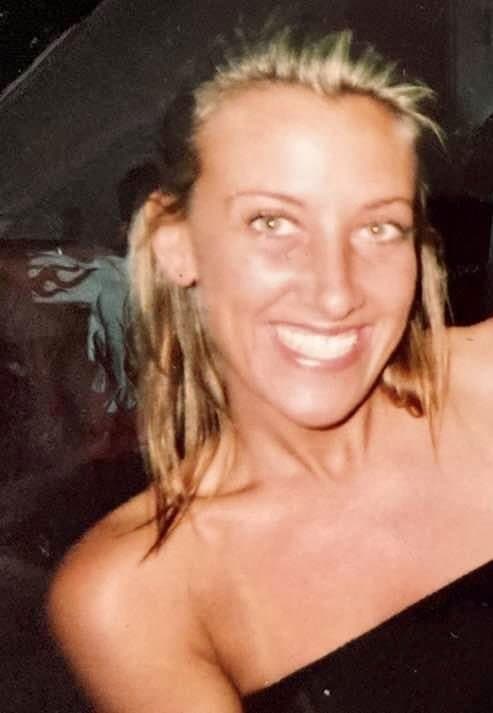 Fun milf shows the internet how much she loved getting naked on camera & in public