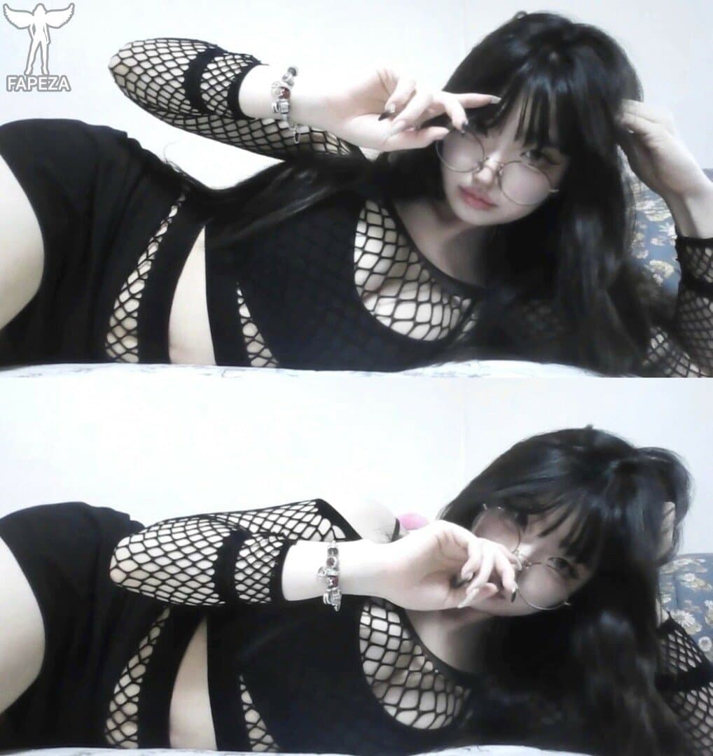 Asian Twitch streamer 4