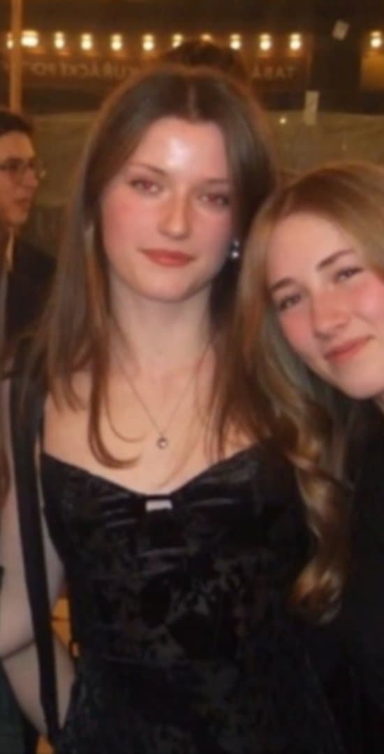 Which one would you fuck? ??? MILFS OR TEENS ?