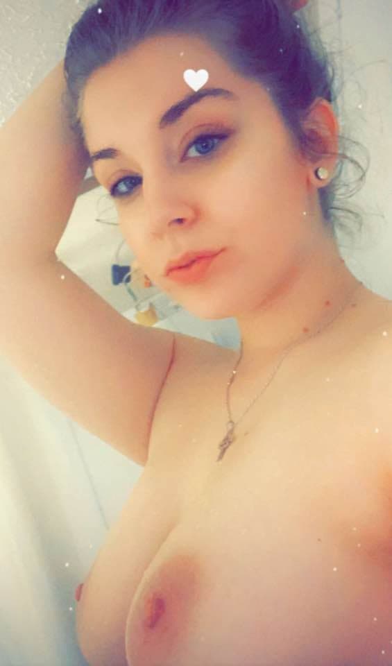 Horny blonde with gorgeous boobs. Kik nofog for your