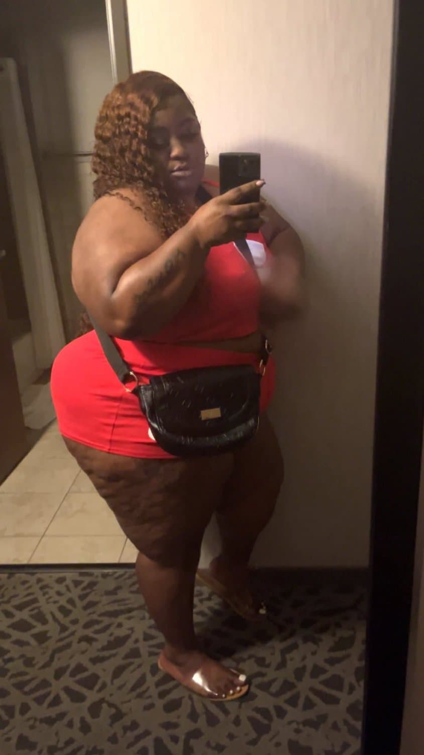 THICK HUGE CHOCOLATE SEXY CHUNKY EBONY SSBBW BBW BIG OLE JUICY ASS GOONER MATERIAL