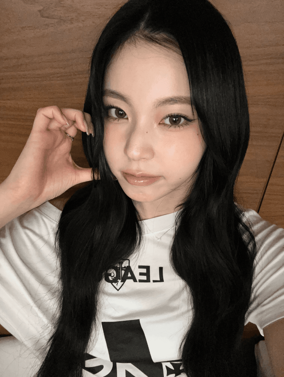 Kyujin nmixx. Come on guys! Leave your empty balls for this kitten face that screams for cum