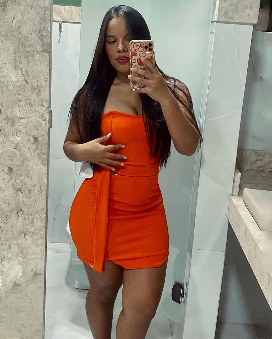 Eliane Queiroz preta e aínda é cavala gigante