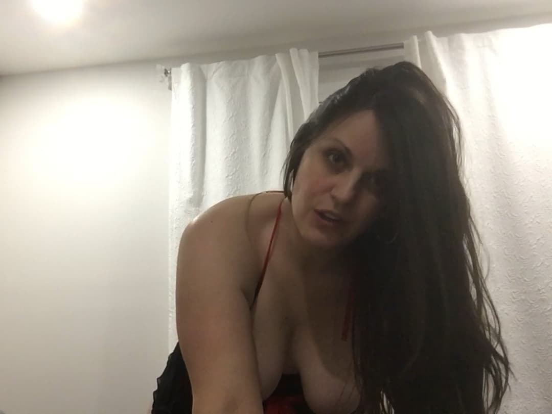 Horny MILF With Saggy Milk-Filled Tits