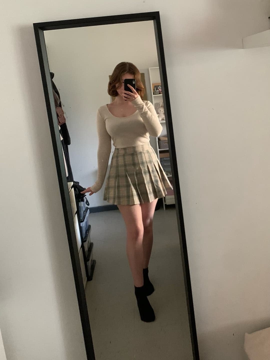 Sexy fuck buddy whore poses nude in mirror, tell her what you think of her