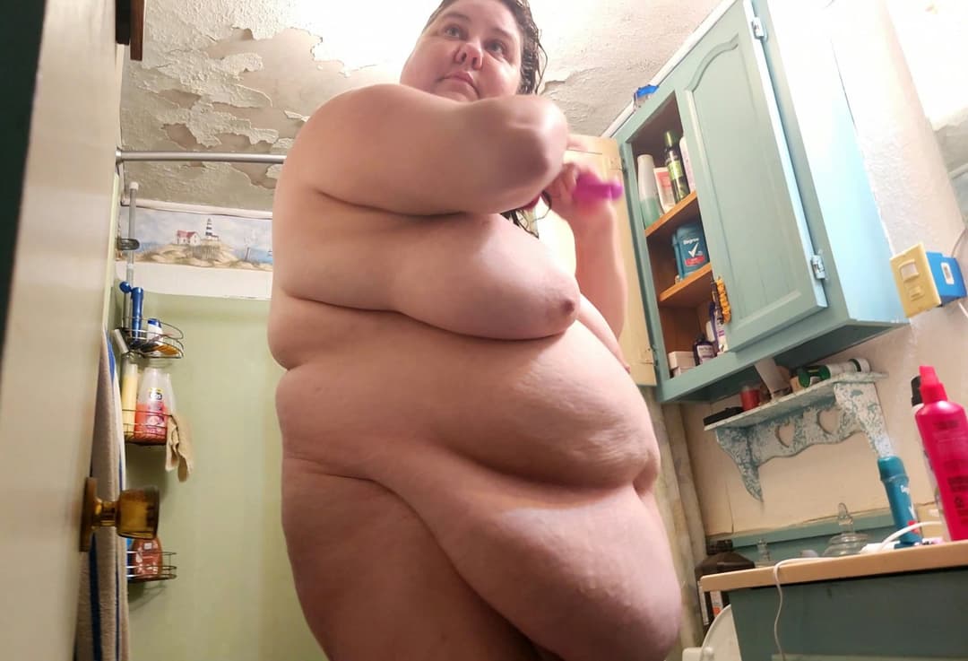 Big tit amputee webslut getting dressed