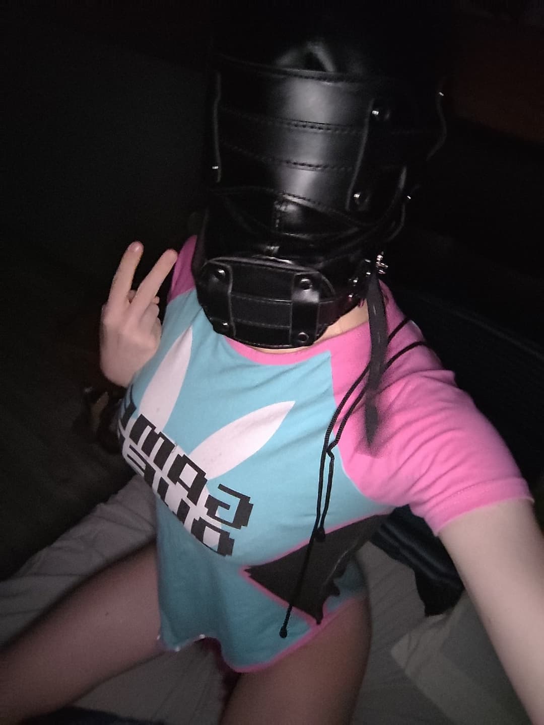 Click to view full size French slave from Lyon needs cocks