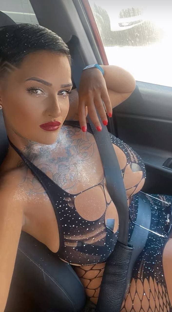 Mery, va de chula y es una puta barata más