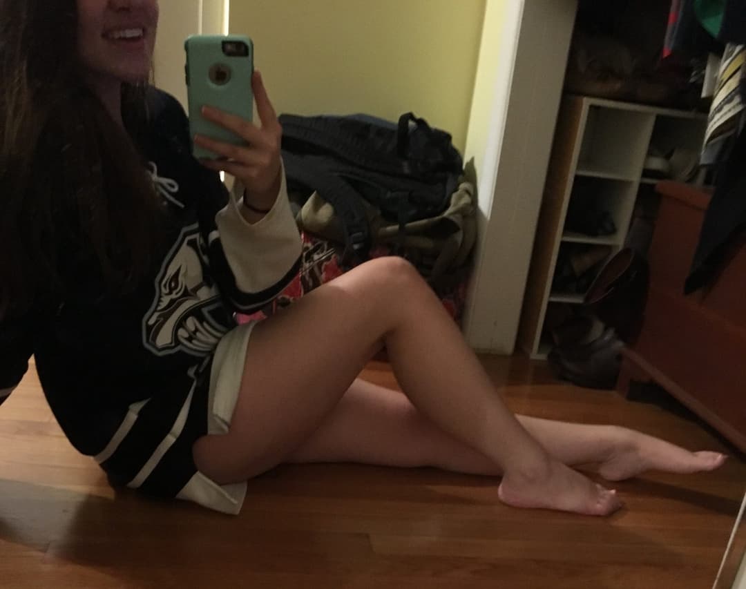 Mature Showing Her Big Hanging Tits - PART 3.      (z)